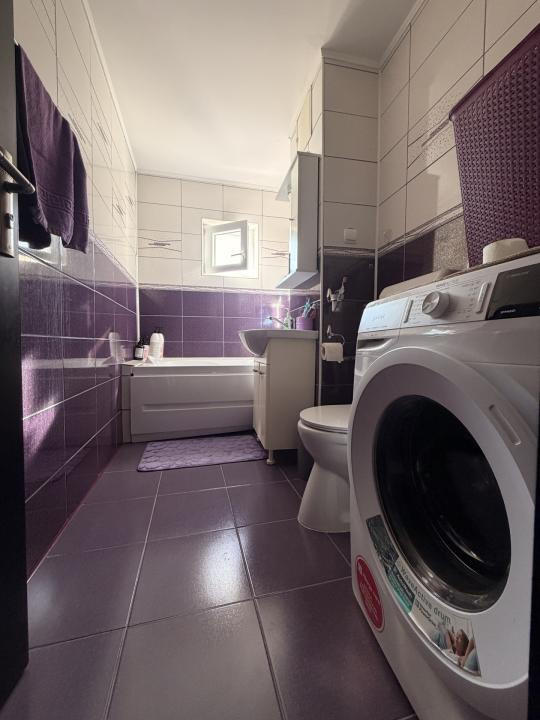Apartament 4 camere, decomandat, 70 mp utili, boxa, etaj 3 - Soarelui