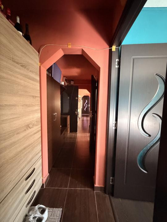 Apartament 4 camere, decomandat, 70 mp utili, boxa, etaj 3 - Soarelui