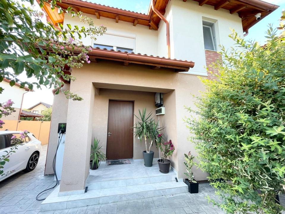 Duplex despartit - 4 camere mobilat si utilat + panouri - Urseni
