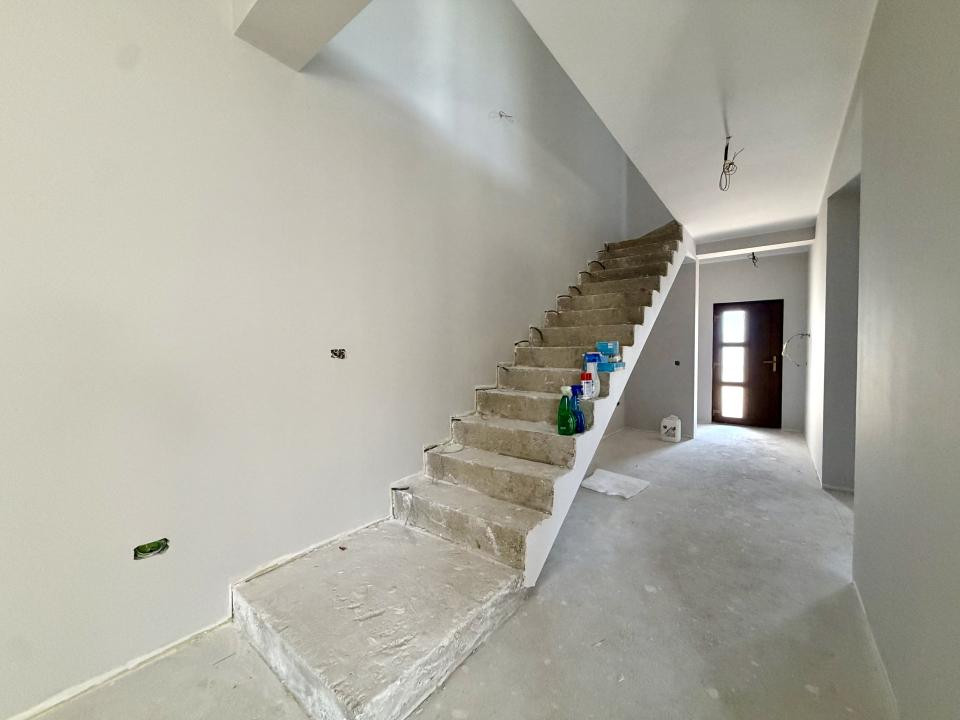 Duplex spatios, 5 camere, 162 mp utili, 538 mp teren - Dumbravita