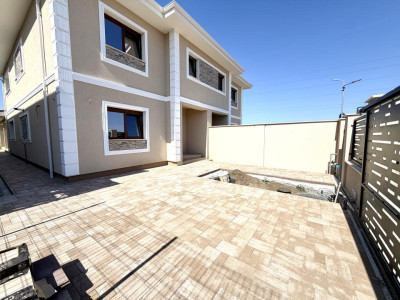 Duplex spatios, 5 camere, 162 mp utili, 538 mp teren - Dumbravita