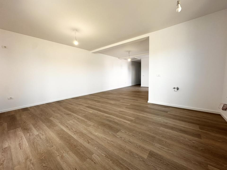 Duplex 3 camere, 91 mp utili, 351 mp teren - Sag