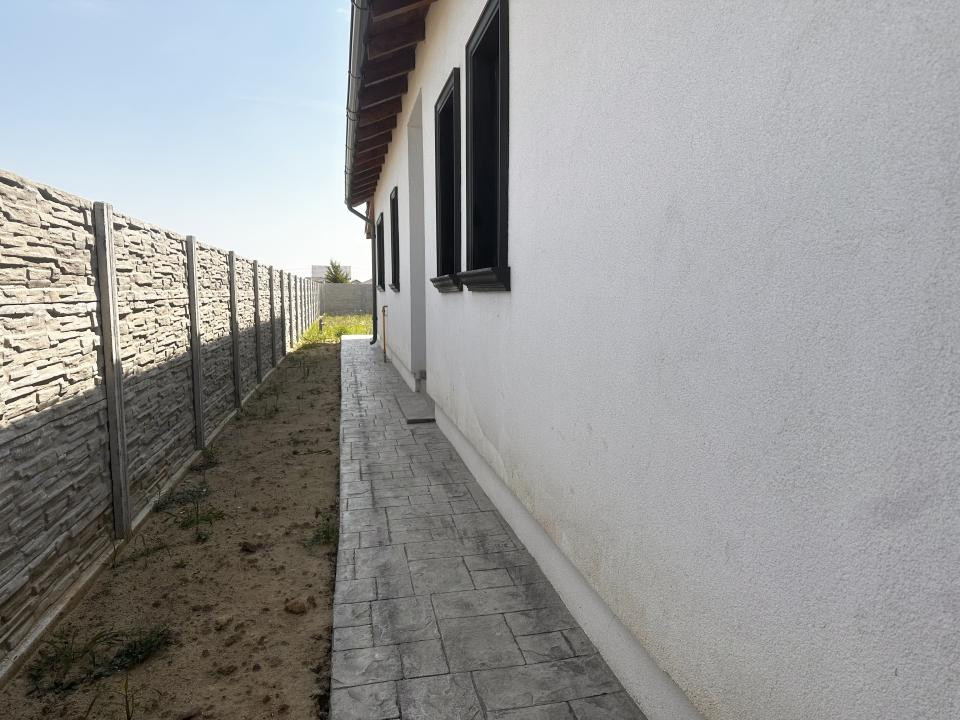 Duplex 3 camere, 91 mp utili, 351 mp teren - Sag