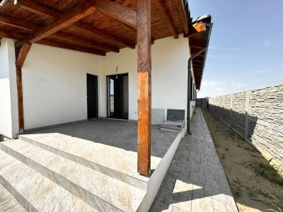 Duplex 3 camere, 91 mp utili, 351 mp teren - Sag