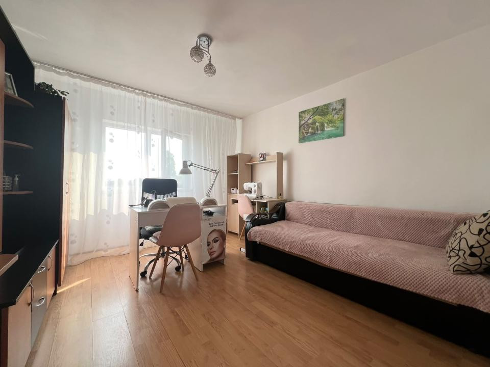 Apartament 2 camere, decomandat, 41 mp utili, etaj 2 - zona Garii
