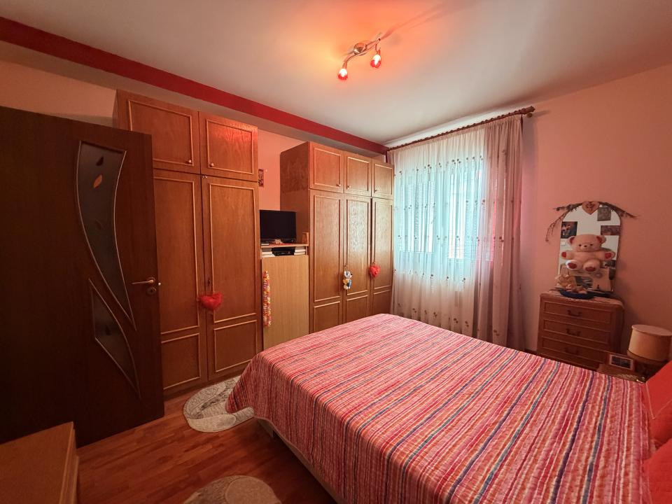 Apartament 2 camere, decomandat, 50 mp utili, etaj 2, loc de parcare - Giroc