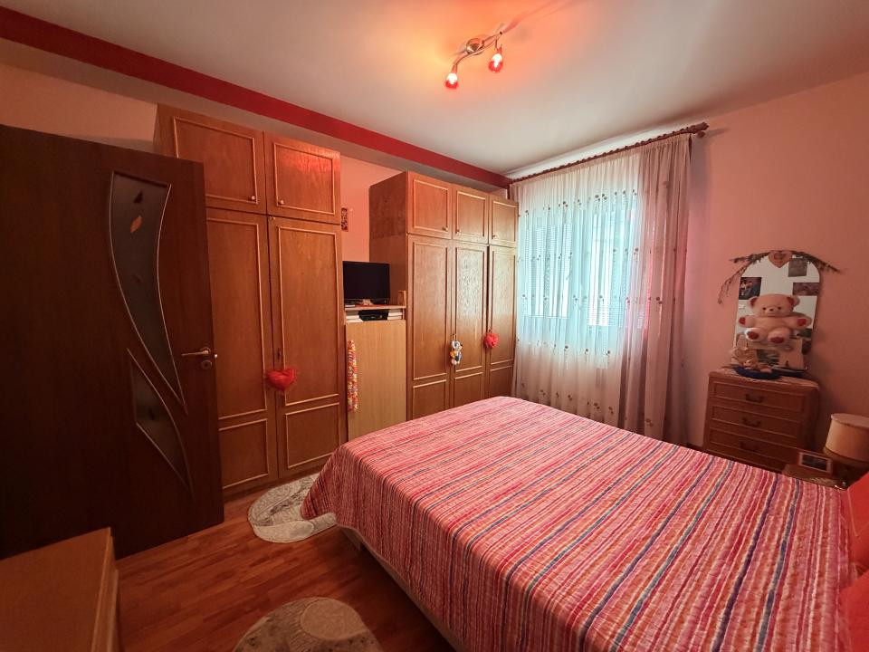 Apartament 2 camere, decomandat, 50 mp utili, etaj 2, loc de parcare - Giroc