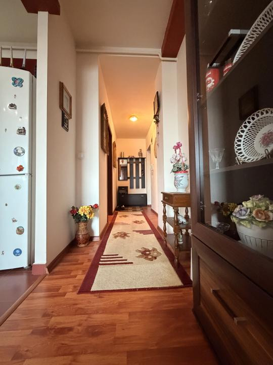 Apartament 2 camere, decomandat, 50 mp utili, etaj 2, loc de parcare - Giroc