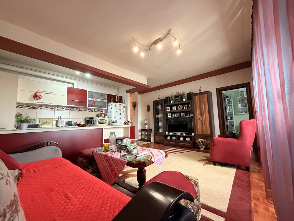 Apartament 2 camere, decomandat, 50 mp utili, etaj 2, loc de parcare - Giroc