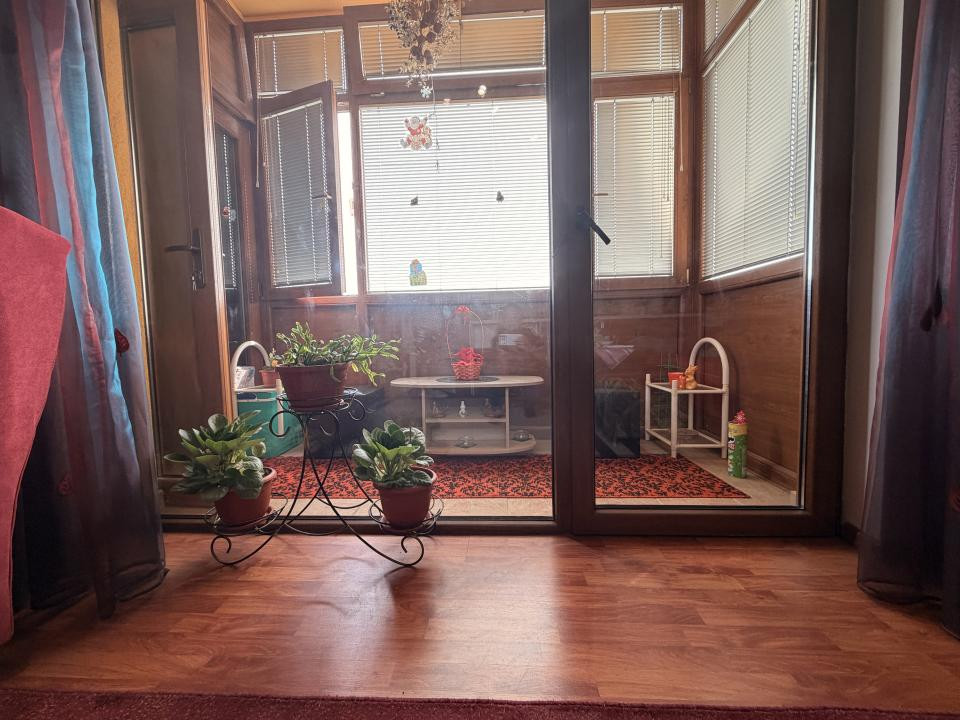 Apartament 2 camere, decomandat, 50 mp utili, etaj 2, loc de parcare - Giroc