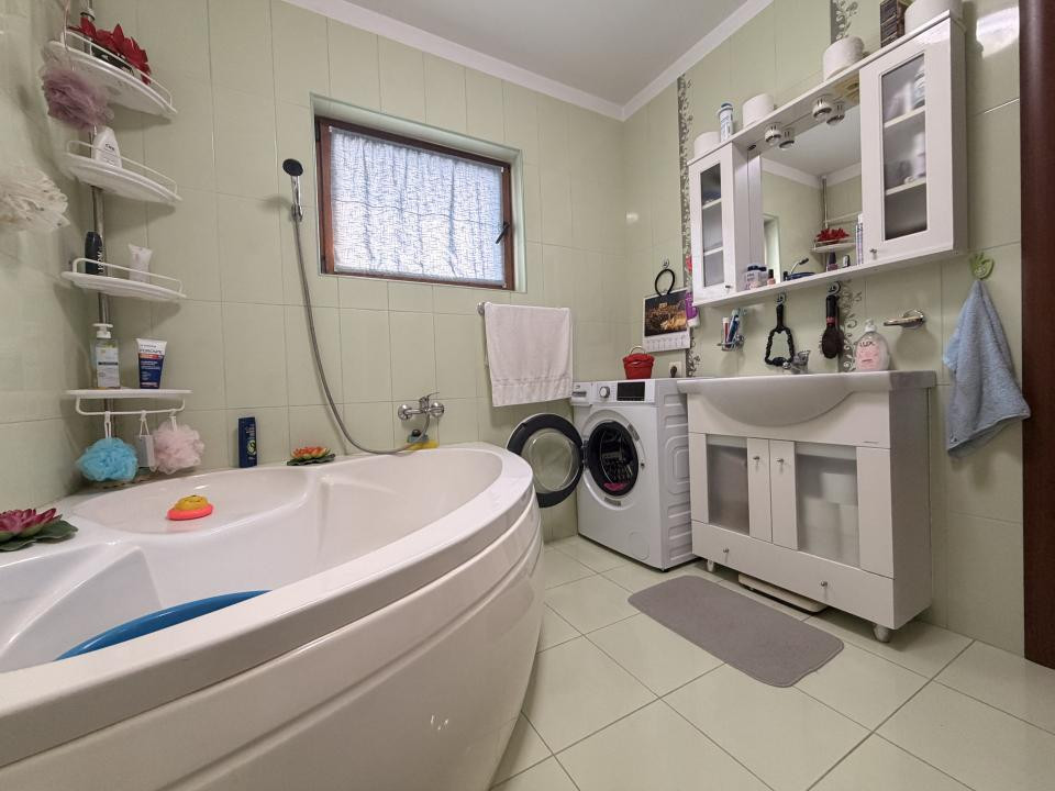 Apartament 2 camere, decomandat, 50 mp utili, etaj 2, loc de parcare - Giroc