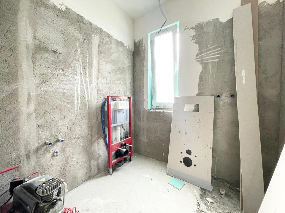 Apartament 3 camere, balcon 18mp - Mosnita Veche
