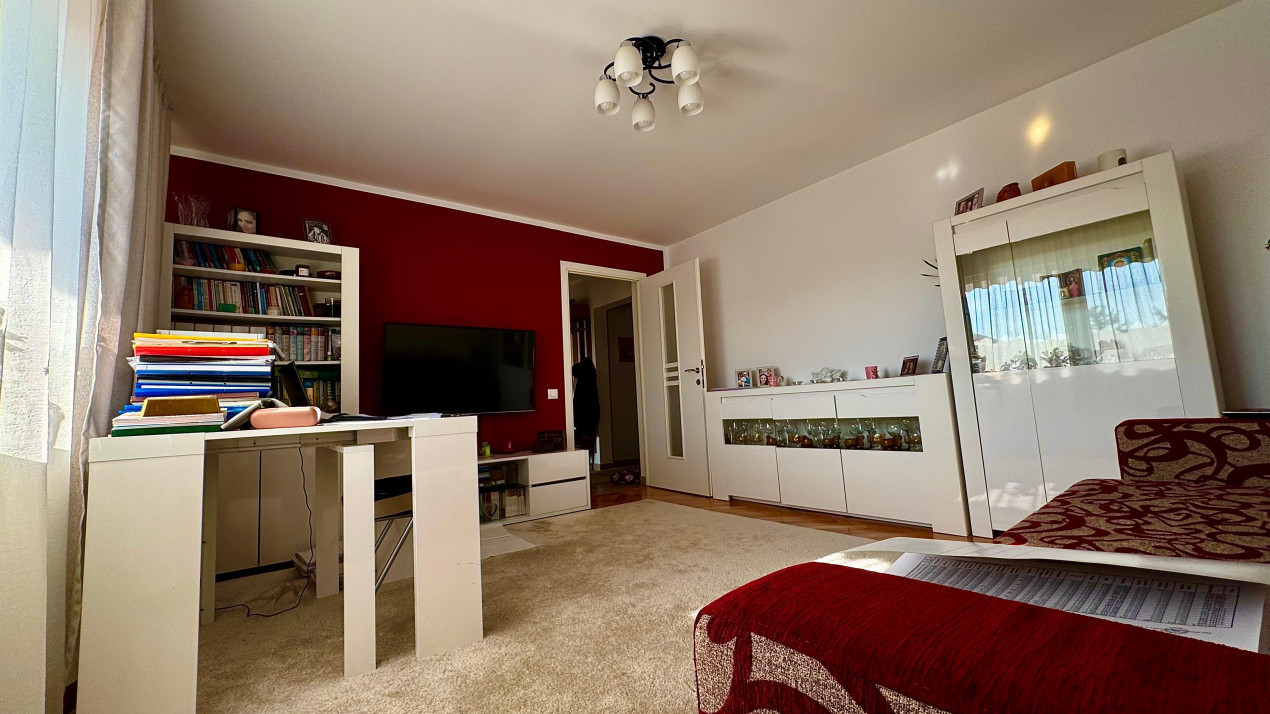 Apartament 3 camere, 70 mp utili, decomandat, zona Aradului