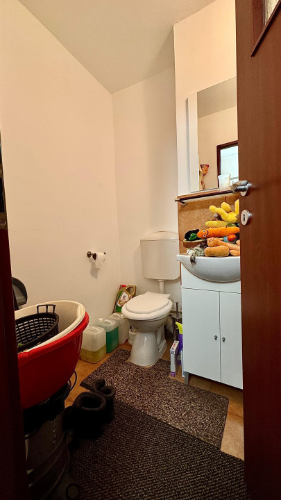 Apartament 3 camere, 70 mp utili, decomandat, zona Aradului