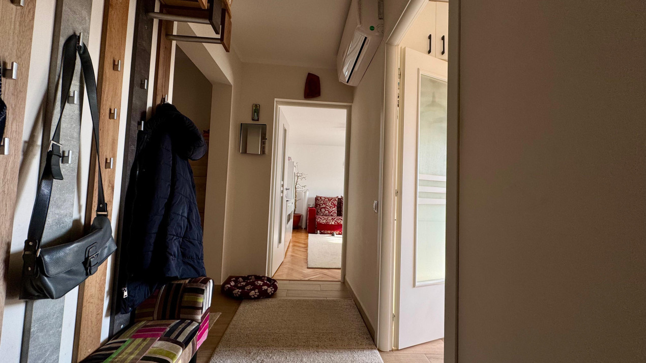 Apartament 3 camere, 70 mp utili, decomandat, zona Aradului