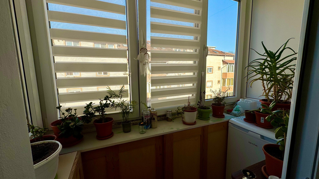 Apartament 3 camere, 70 mp utili, decomandat, zona Aradului