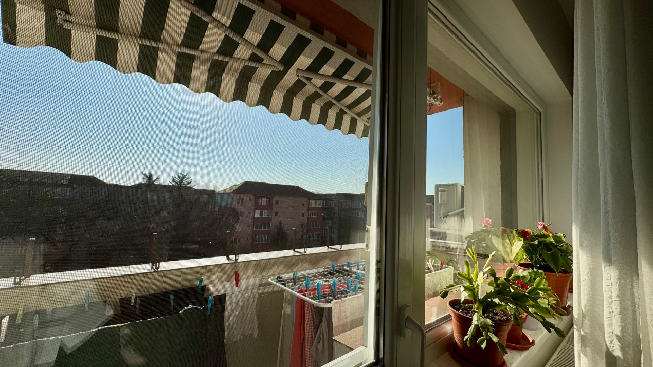 Apartament 3 camere, 70 mp utili, decomandat, zona Aradului