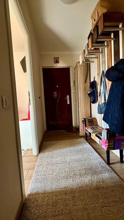 Apartament 3 camere, 70 mp utili, decomandat, zona Aradului