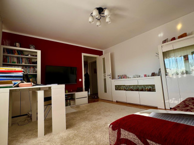 Apartament 3 camere, 70 mp utili, decomandat, zona Aradului