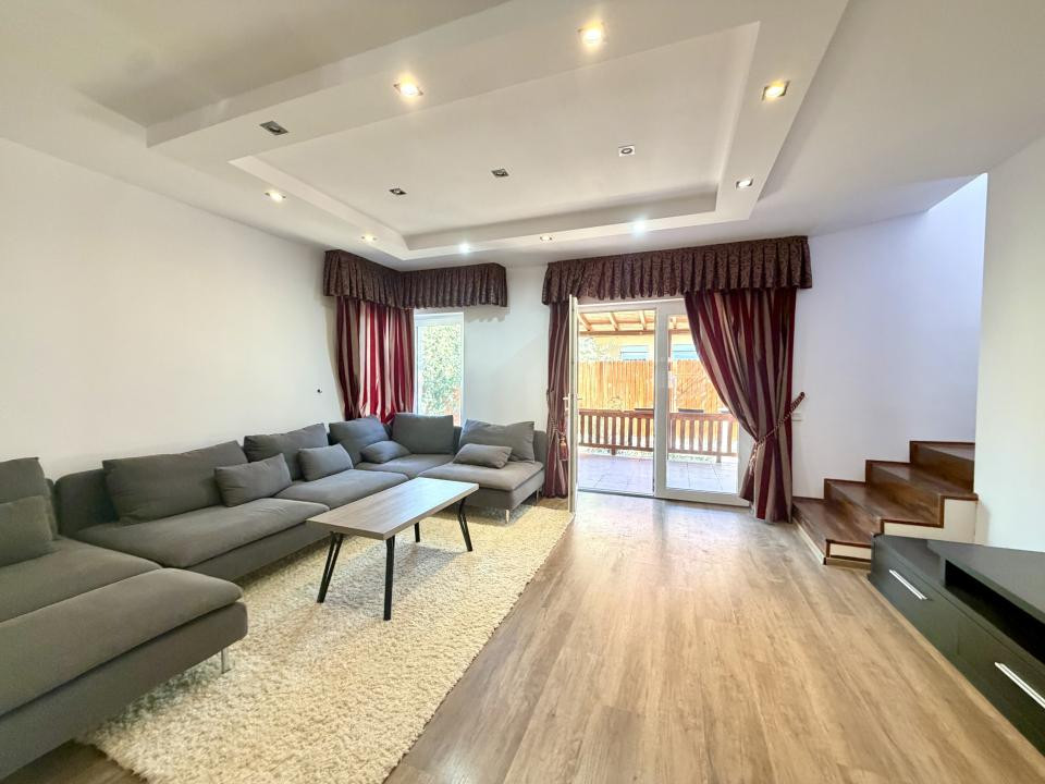 Casa individuala, 3 camere, 250 mp teren - Dumbravita