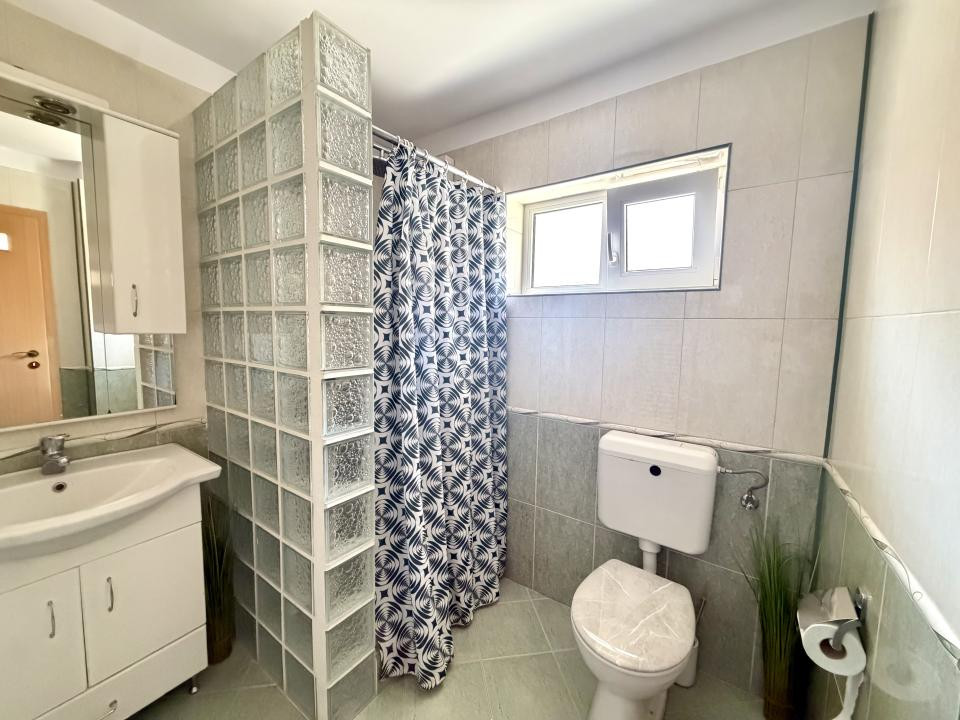 Casa individuala, 3 camere, 250 mp teren - Dumbravita