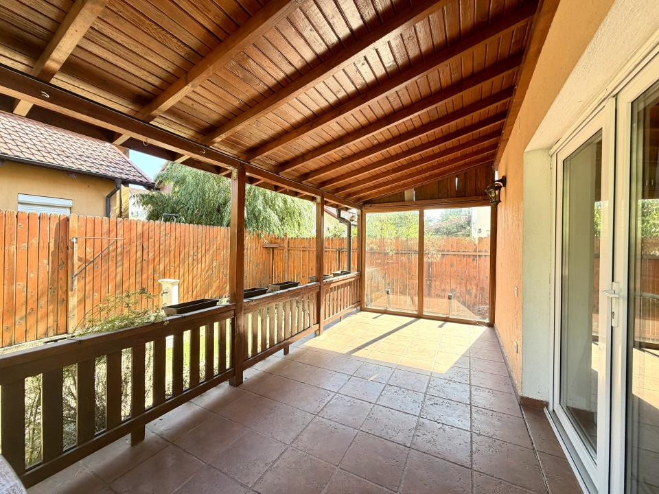 Casa individuala, 3 camere, 250 mp teren - Dumbravita