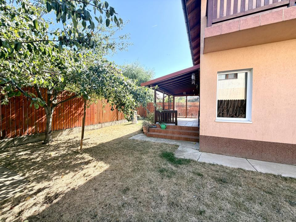 Casa individuala, 3 camere, 250 mp teren - Dumbravita