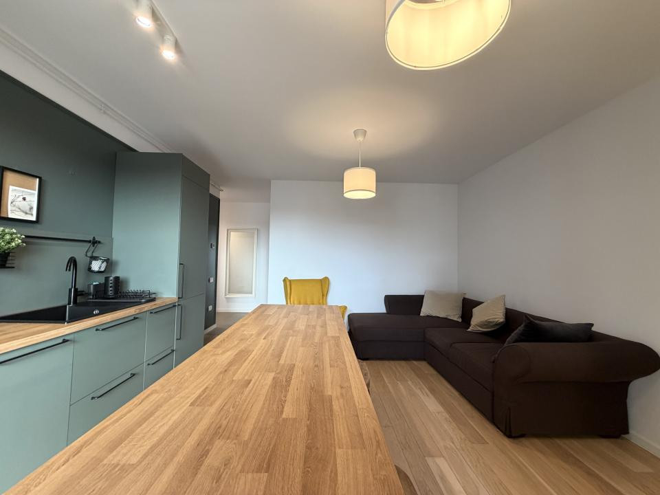 Apartament cu 2 camere, etaj 3, 45 utili, terasa 12mp - zona Central