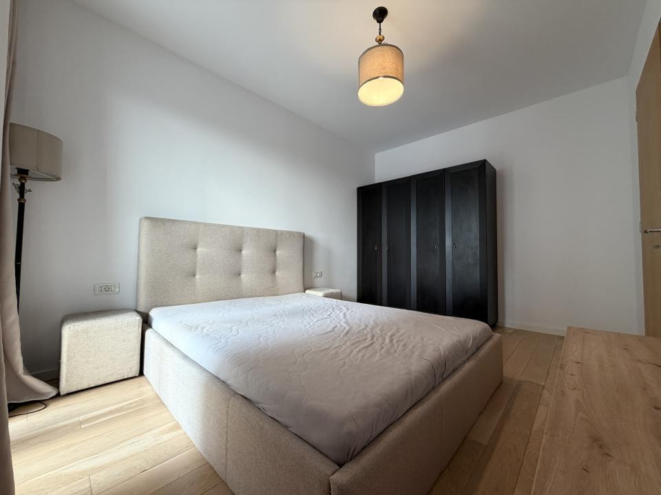 Apartament cu 2 camere, etaj 3, 45 utili, terasa 12mp - zona Central