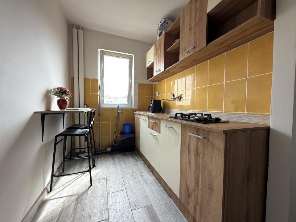 Apartament cu 1 camera, 28 mp utili, etaj 3 -Complexul Studentesc