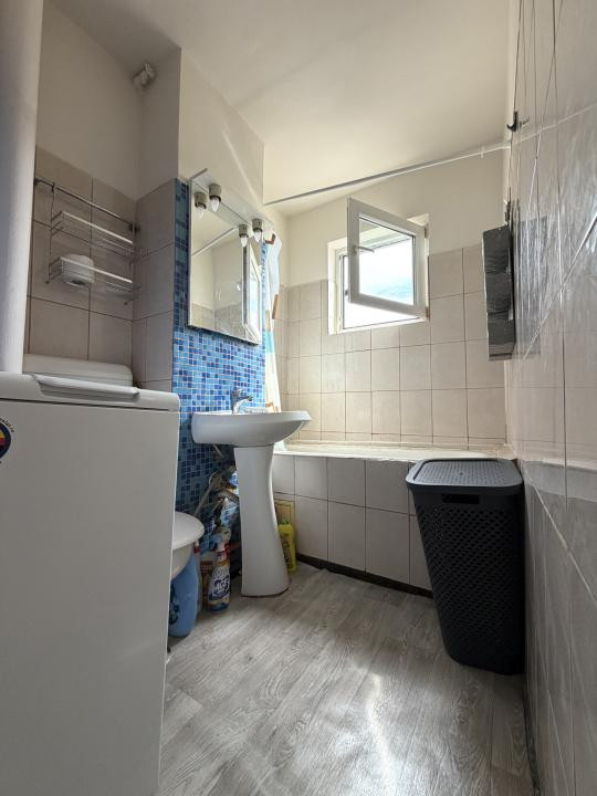 Apartament cu 1 camera, 28 mp utili, etaj 3 -Complexul Studentesc