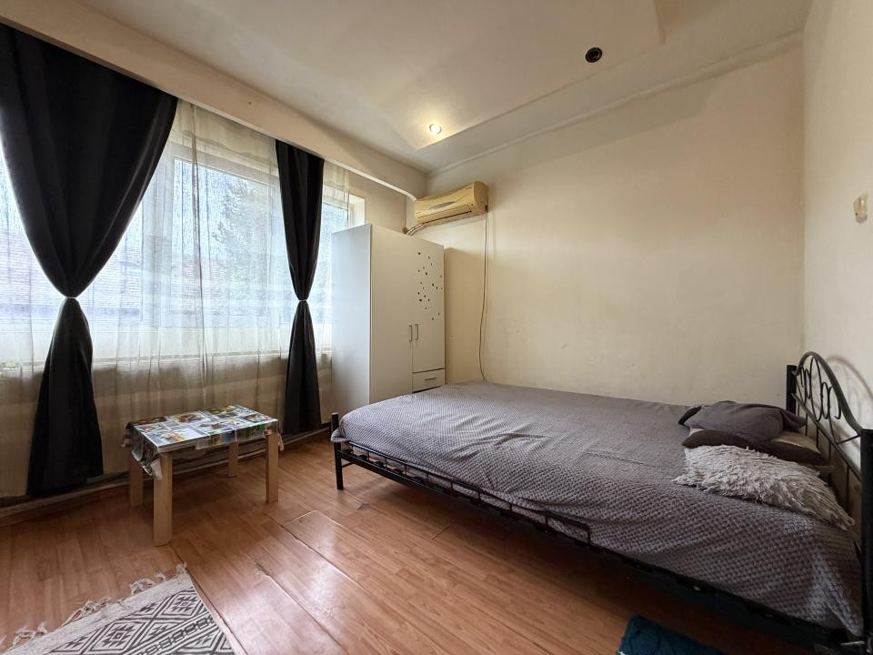 Apartament cu o camera, 17 mp utili, etaj 4, mobilat- Buziasului