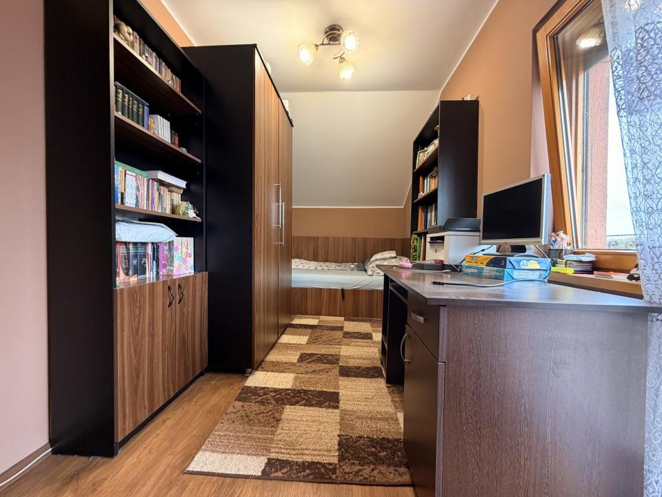 Casa individuala, 300 mp, utili, 1100 mp gradina   - Sag