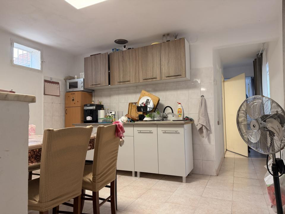 Casa individuala, 300 mp, utili, 1100 mp gradina   - Sag