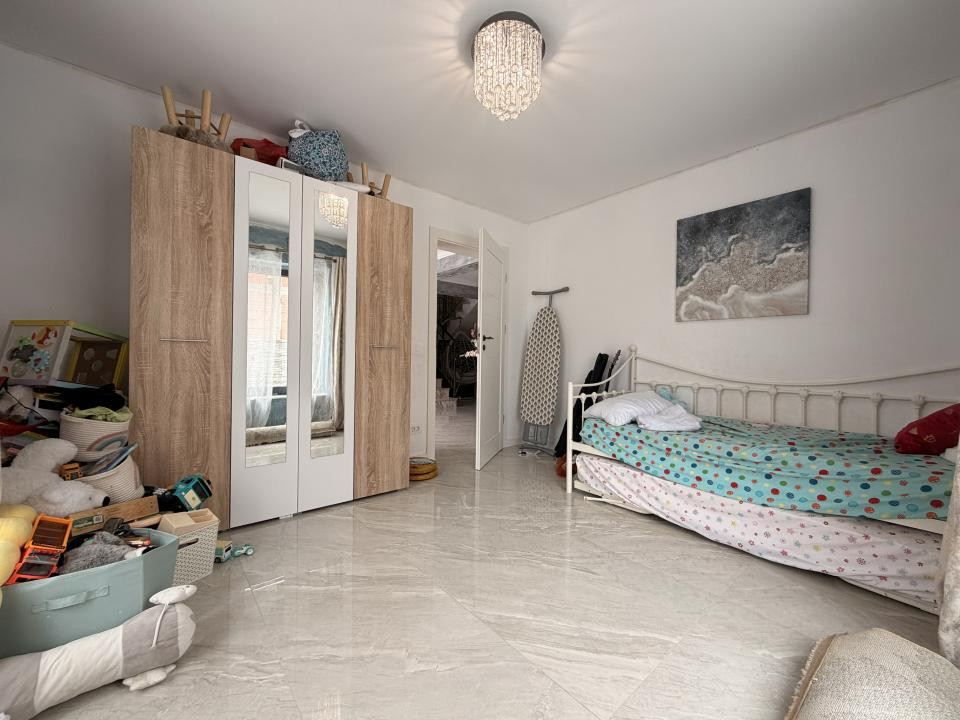 Casa individuala, 274 mp, terasa 28 mp utili, 681 mp teren  - Sag