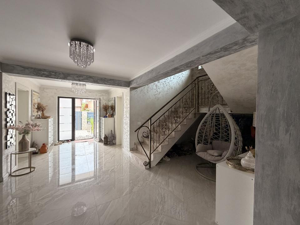 Casa individuala, 274 mp, terasa 28 mp utili, 681 mp teren  - Sag