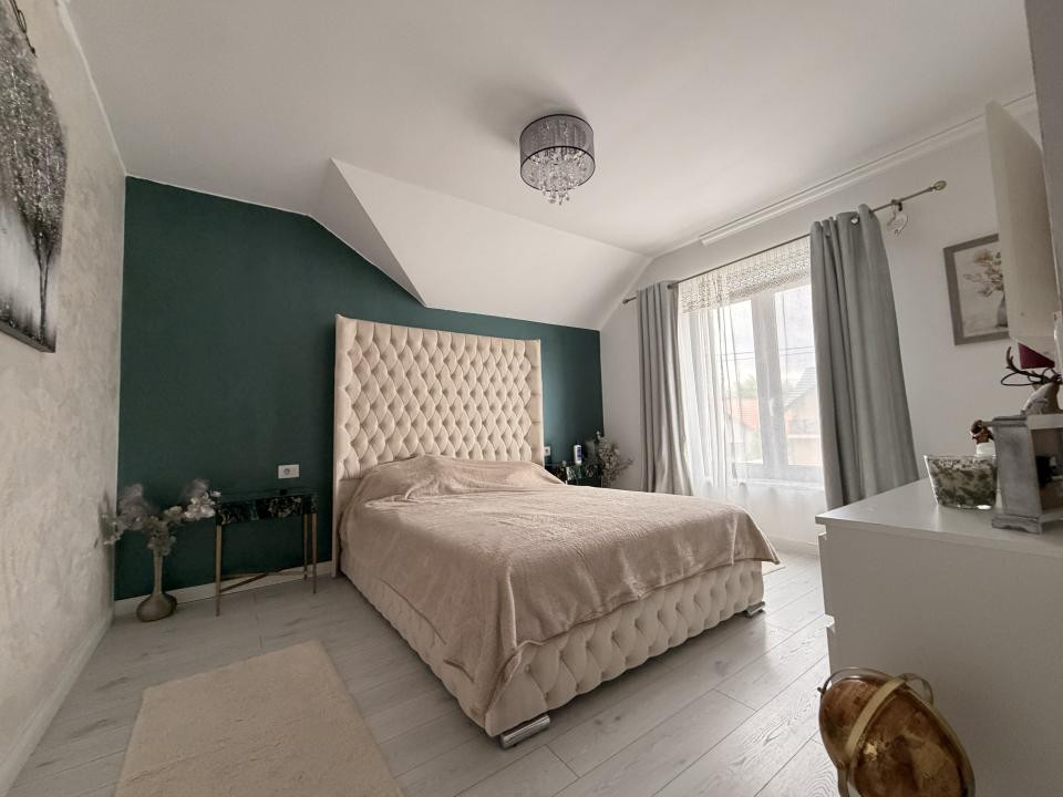 Casa individuala, 274 mp, terasa 28 mp utili, 681 mp teren  - Sag
