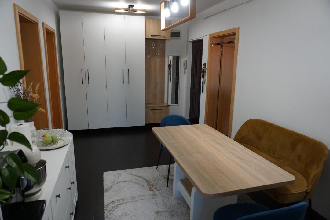 Apartament 2 camere, decomandat, mobilat, zona Bucovina 