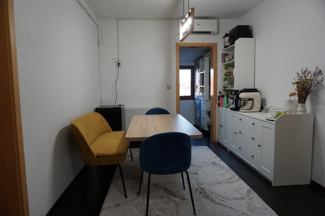 Apartament 2 camere, decomandat, mobilat, zona Bucovina 