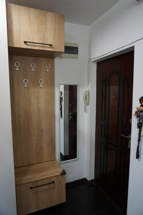 Apartament 2 camere, decomandat, mobilat, zona Bucovina 