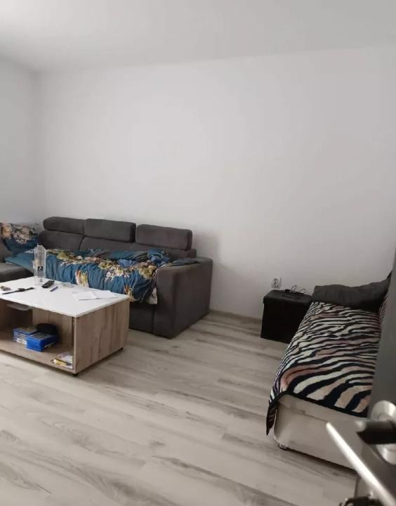 Apartament 1 camera, decomandat, 38 mp utili, etaj 1, loc de parcare - Giroc