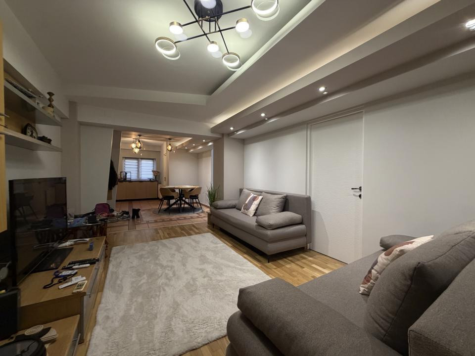 Apartament 3 camere, renovat, lift, 2 bai, zona Tipografilor 
