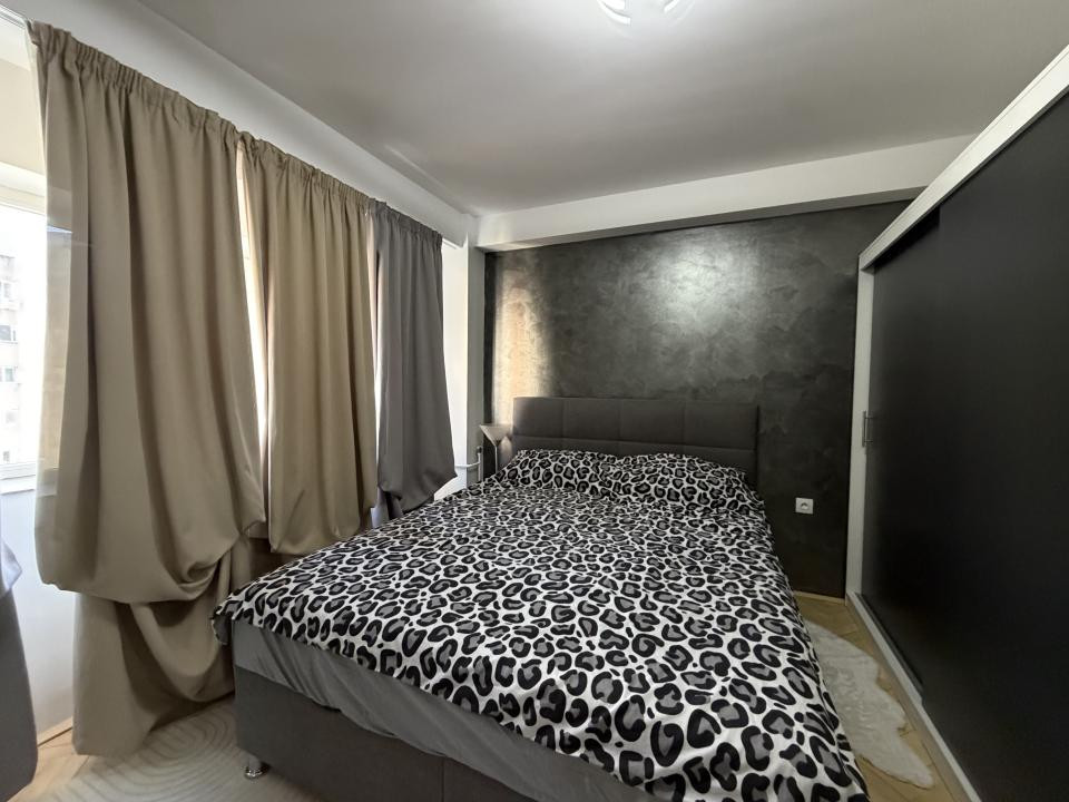 Apartament 3 camere, renovat, lift, 2 bai, zona Tipografilor 