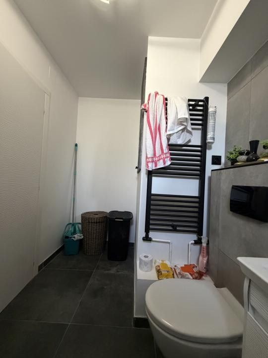 Apartament 3 camere, renovat, lift, 2 bai, zona Tipografilor 