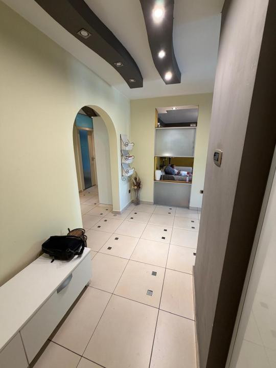 Apartament 3 camere, decomandat, 76,2 mp utili, etaj 4 - Girocului