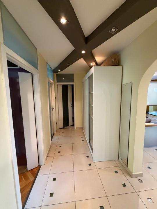 Apartament 3 camere, decomandat, 76,2 mp utili, etaj 4 - Girocului
