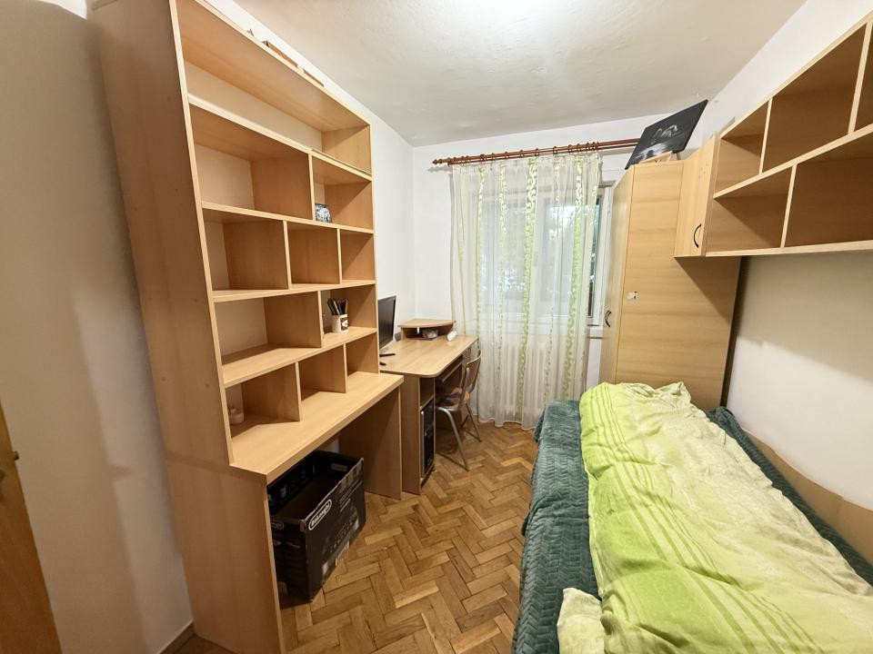 Apartament cu 3 camere, decomandat, parter - Lipovei