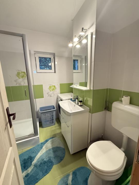 Apartament cu 3 camere, decomandat, parter - Lipovei
