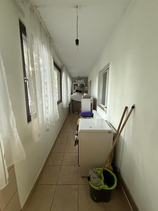 Apartament cu 3 camere, decomandat, parter - Lipovei