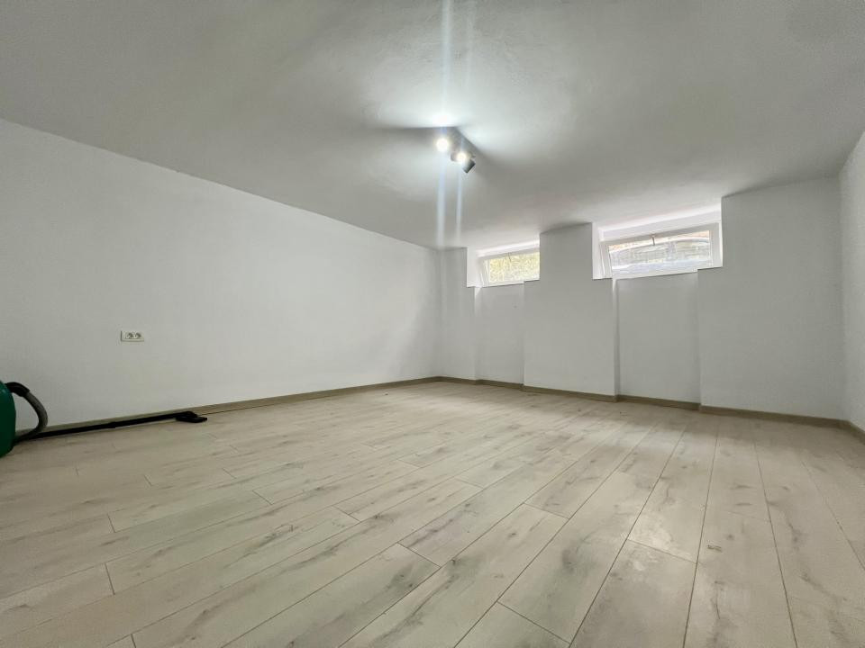 Apartament cu 2 camere, 40 mp utili, demisol - Zona Balcescu